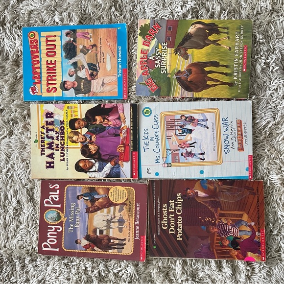 Children's Book Collection - Picture 1 of 3